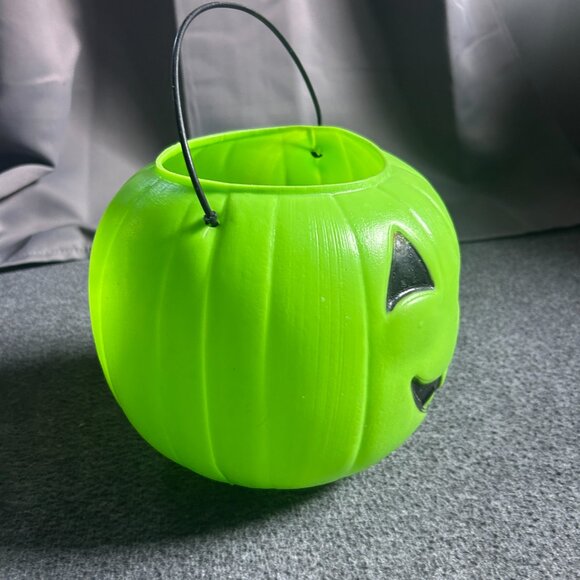 General Foam Blow Mold Jack-O-Lantern Pumpkin Candy Bucket Pail Neon Green USA - Picture 4 of 11